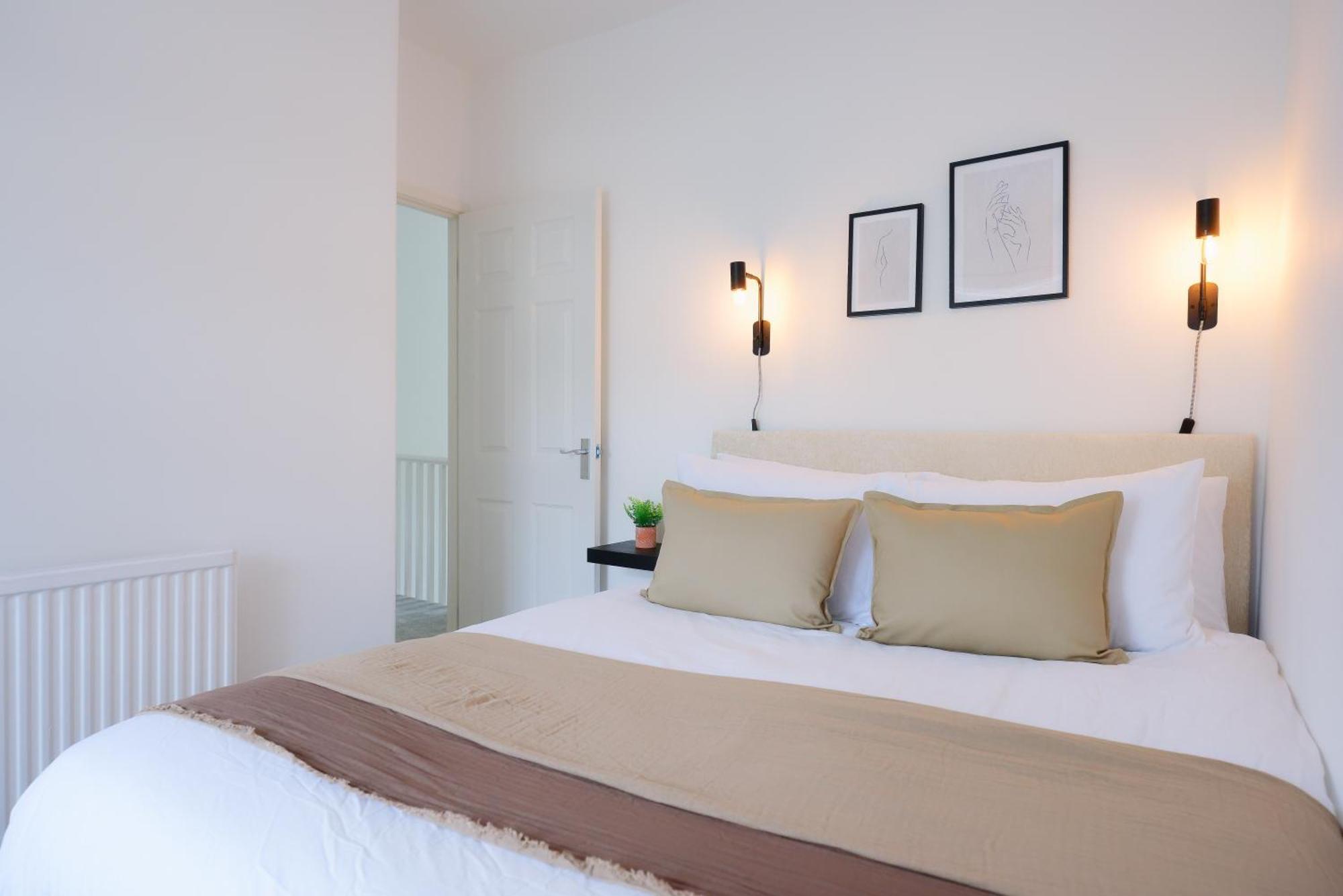 Stayright 3 Bed Home Near Hiking Trails & Parks Llwynypia Εξωτερικό φωτογραφία