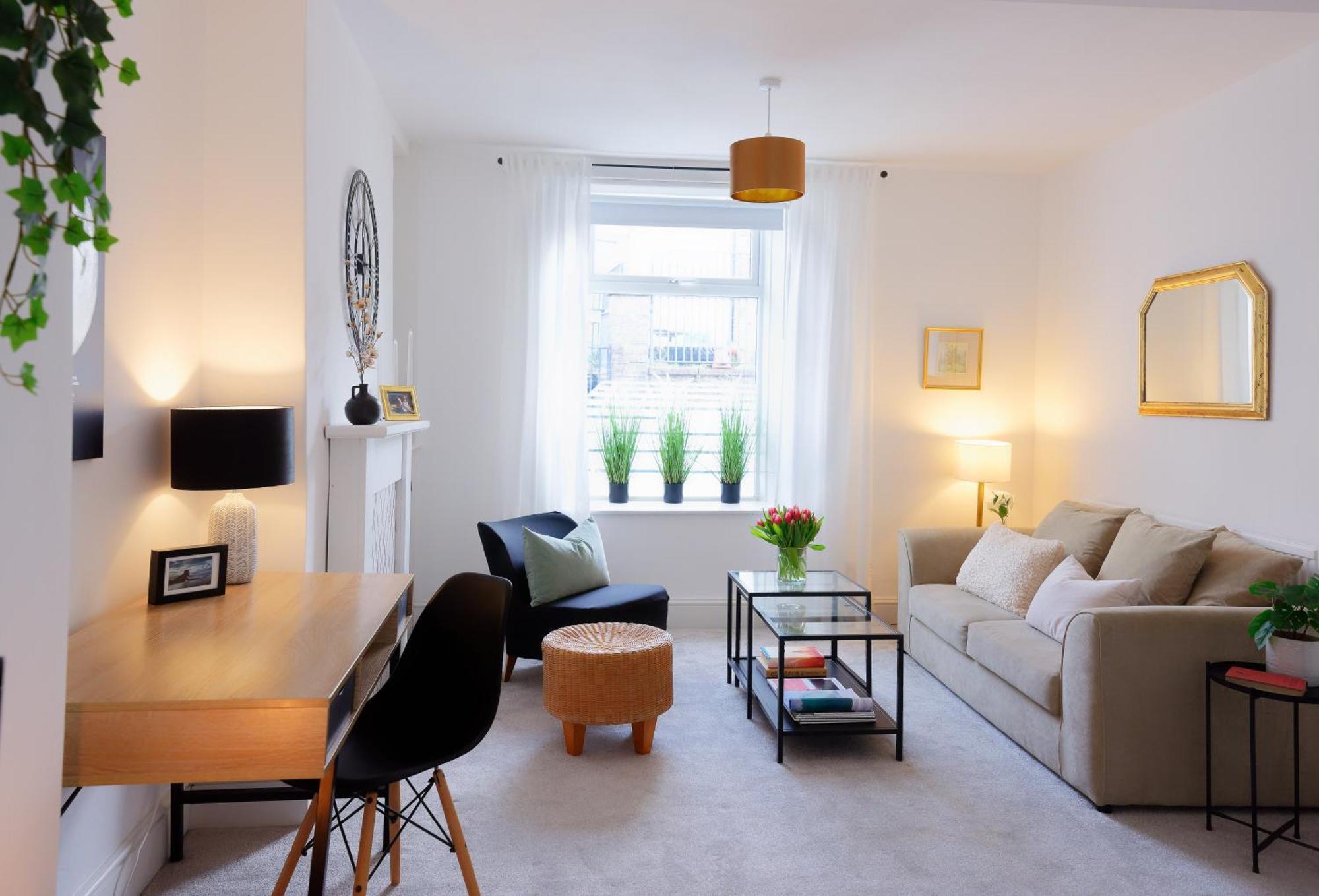 Stayright 3 Bed Home Near Hiking Trails & Parks Llwynypia Εξωτερικό φωτογραφία