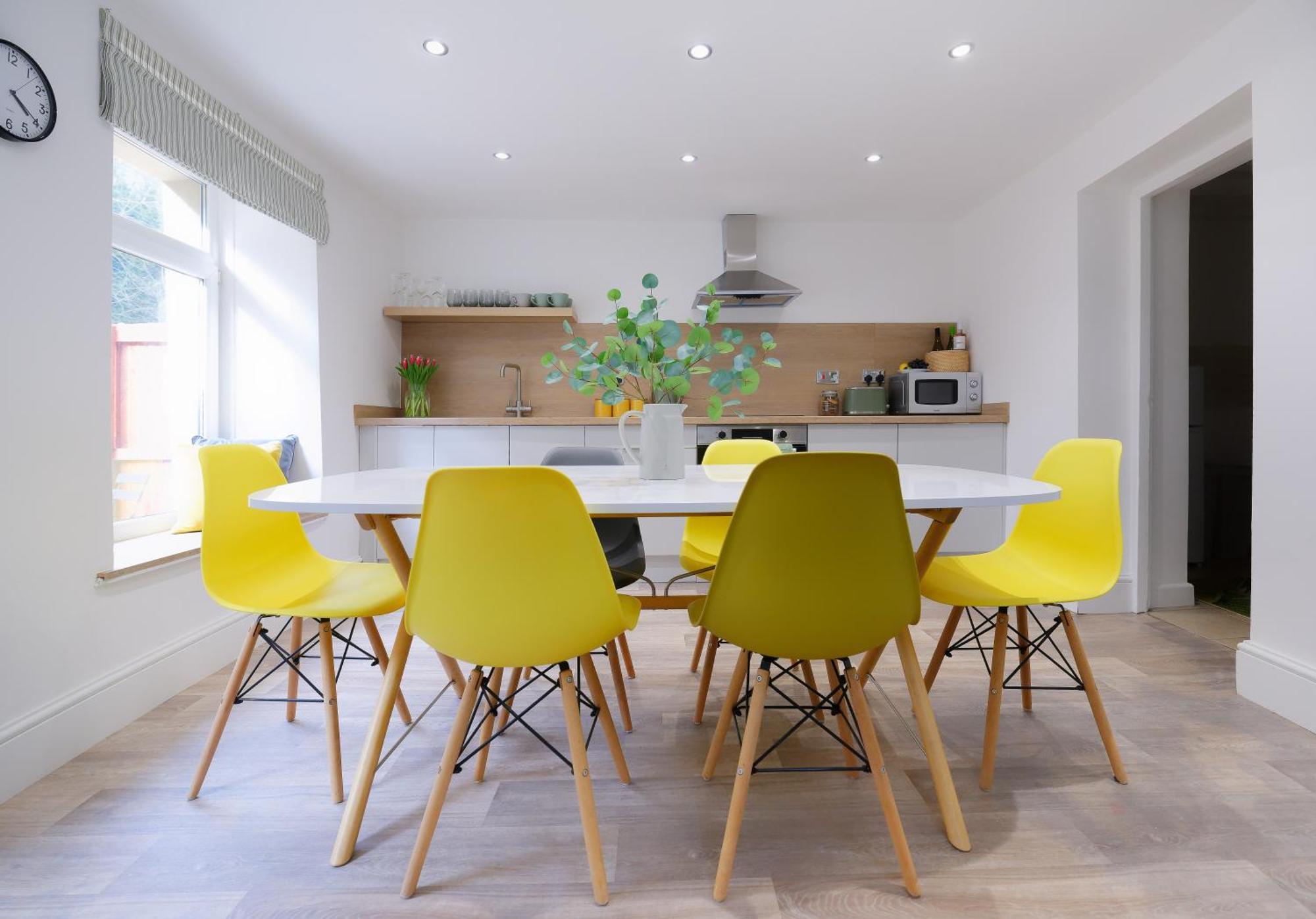 Stayright 3 Bed Home Near Hiking Trails & Parks Llwynypia Εξωτερικό φωτογραφία